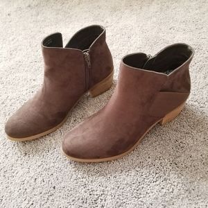 Market & Spruce Brown Booties